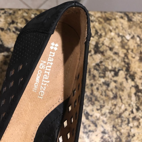 Womens Brina Laser Cut Wedge Pump - Picture 4 of 8